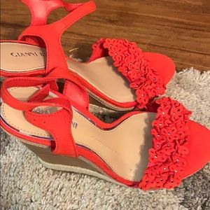 Gianni Bini Wedges size 7 NEW without box.